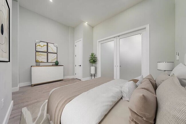 Building Photo - 20 Saint Marks Place