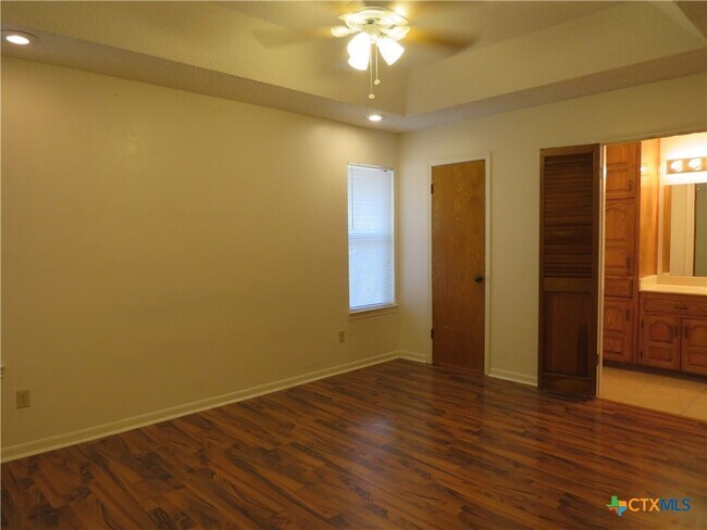 Building Photo - 2012 Starlight Dr