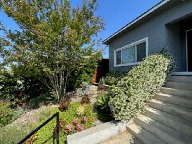 Foto del edificio - COMING SOON!! Gorgeous Upgraded Home In Glassell Park Area