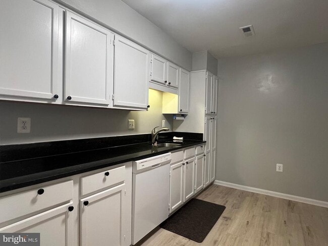 Foto del edificio - 10448 Rapidan Ln