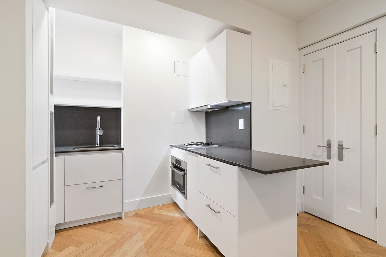 Foto principal - 301 E 21st St