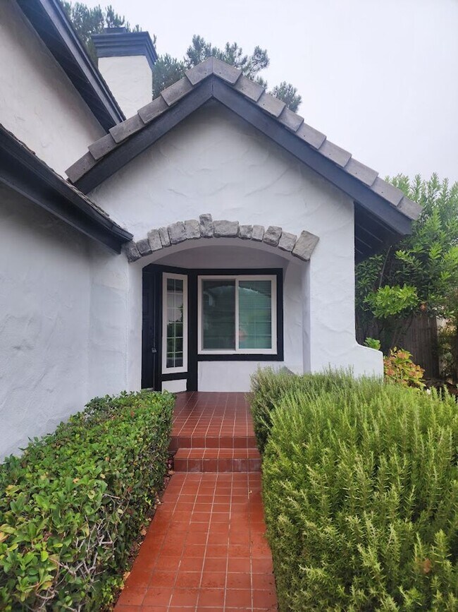 Foto del edificio - Gorgeous 5 Bedroom in Carmel Mtn Ranch in Gated Community
