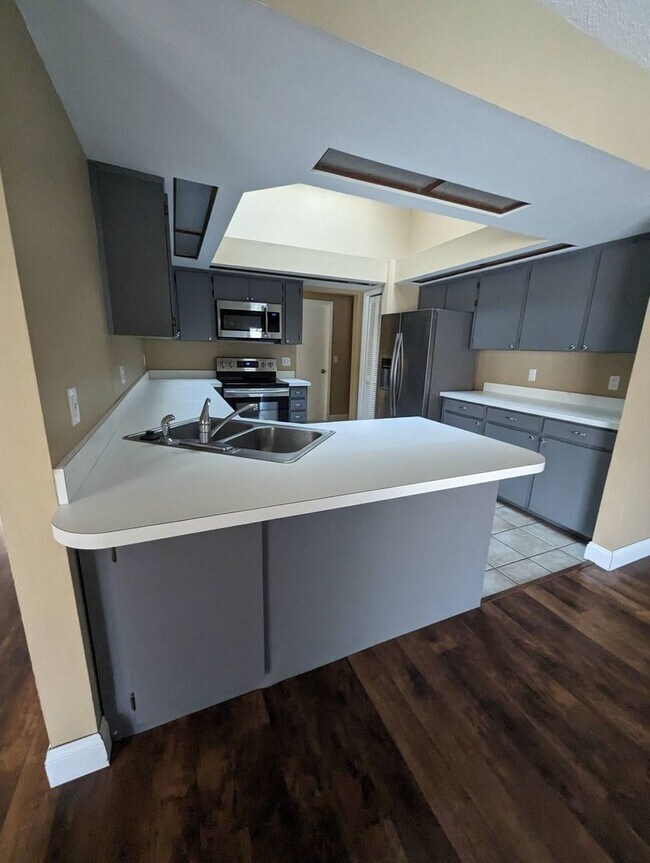 Building Photo - Spacious Pool Home in Oviedo