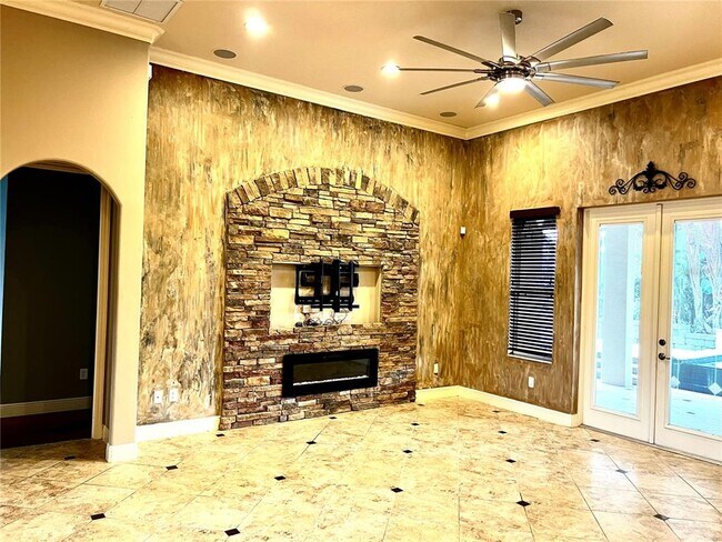 Building Photo - 10232 Yonaomi Cir