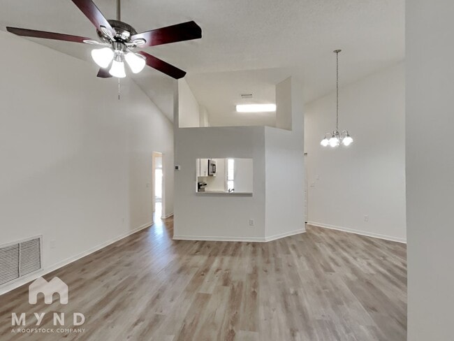 Building Photo - 7629 Tamarind Ave