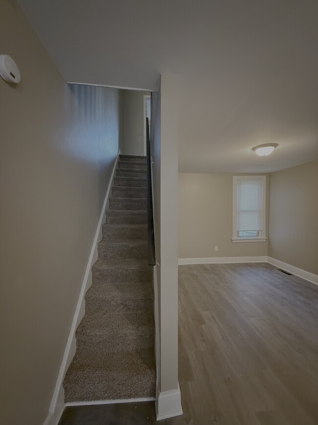 Building Photo - 304 Porter St