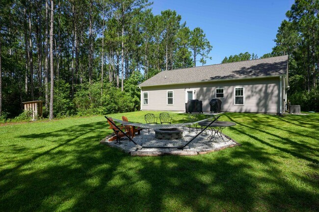 Foto del edificio - Charming 3 Bed, 2 Bath Home in Peaceful Ru...