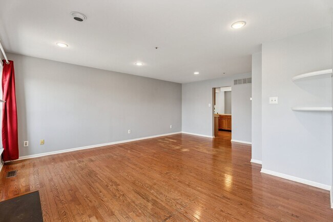 Foto del edificio - Spacious 3 Bedroom, 2.5 Bath Townhouse in ...