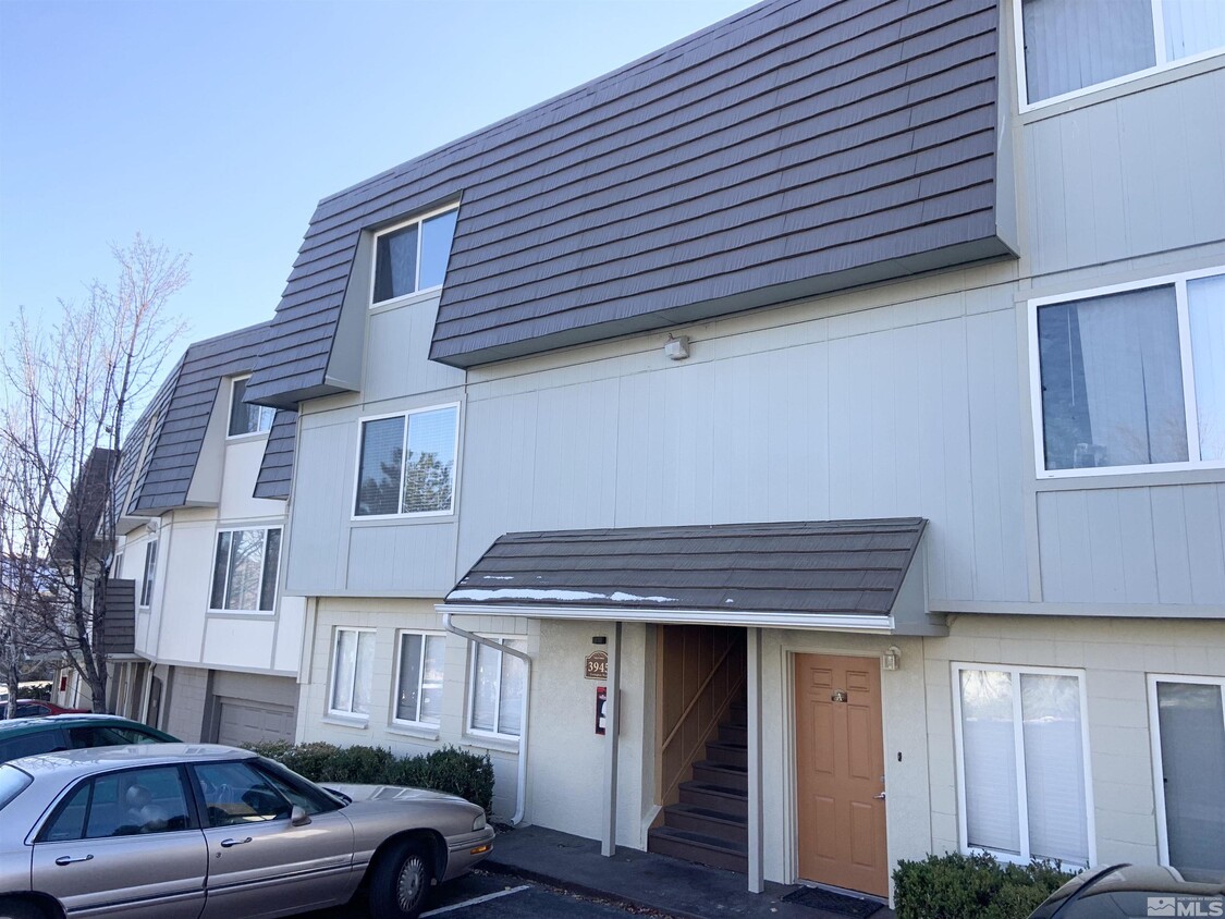3945 Covington Way Unit B, Reno, NV 89503 Condo for Rent in Reno, NV