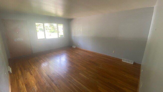 Building Photo - 1125 Sagecrest Dr