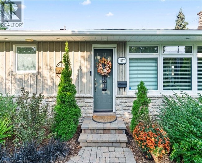 Photo du bâtiment - 1257 Hillview Crescent