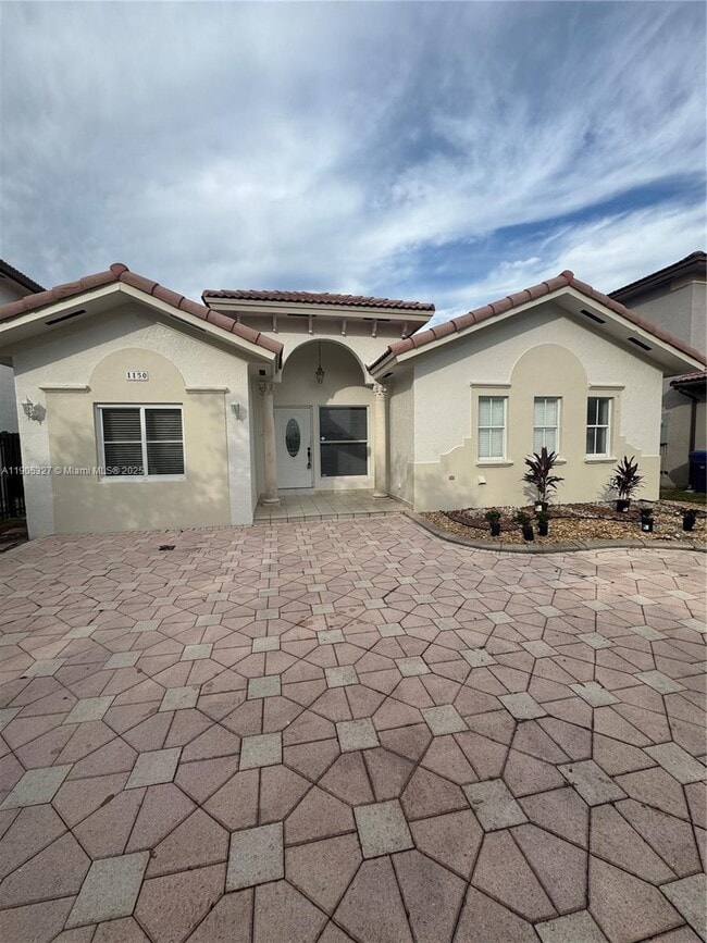 Building Photo - 1150 SW 154th Ave