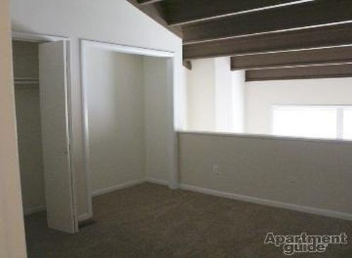 Foto del edificio - 151 Louise Dr