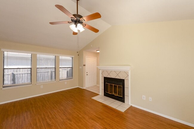 Building Photo - Charming 2 bedroom, 2 bathroom home in Wel...
