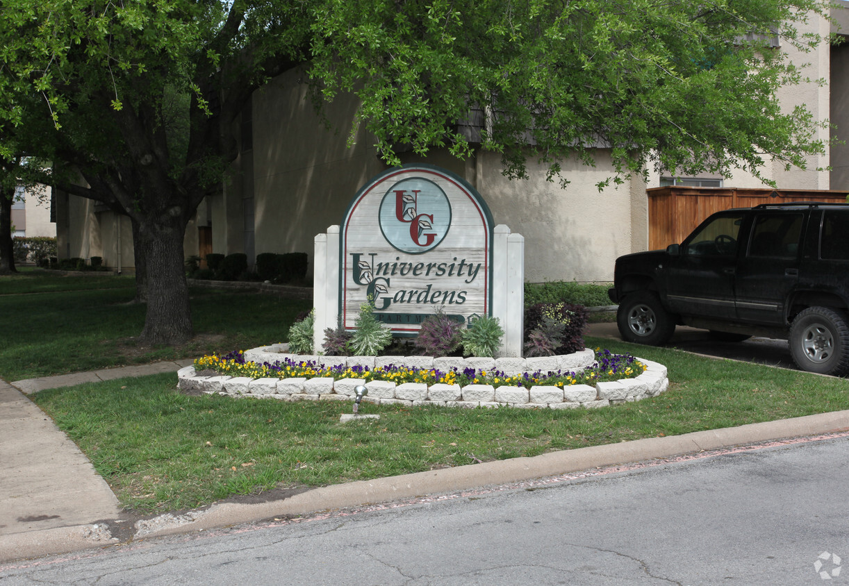 Primary Photo - University Gardens Apartments