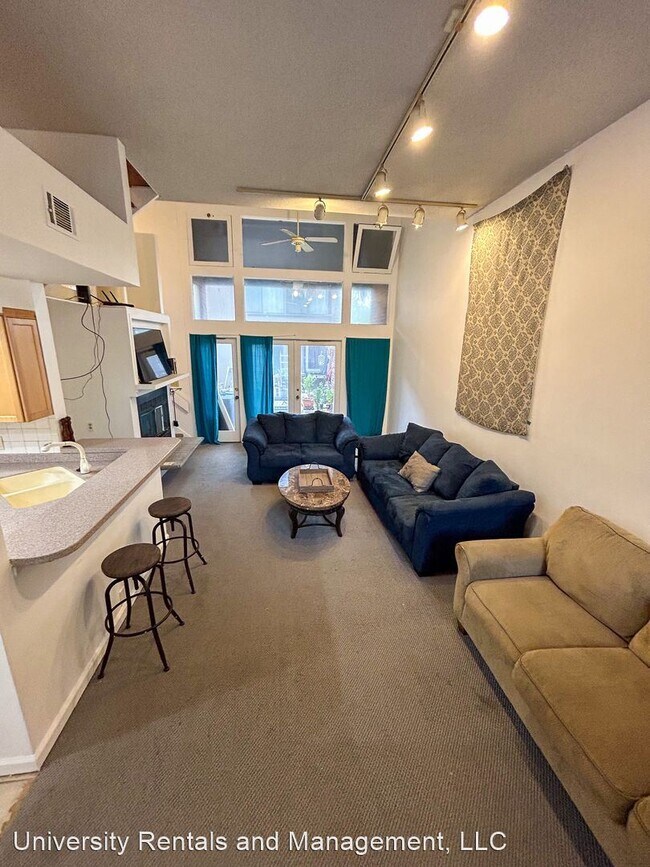 Foto del edificio - 2 br, 2 bath House - 716 NE 1st St