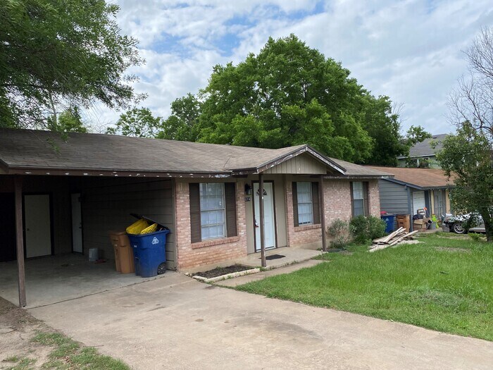 South Austin 3 Bedroom 1 Bath with Carport House for Rent in Austin