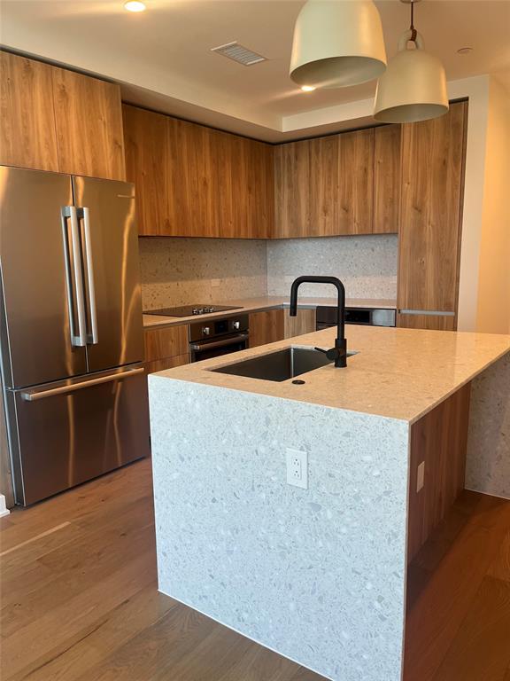 Foto del edificio - 84 East Ave