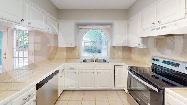 Foto del edificio - 1106 Hyde Park Dr