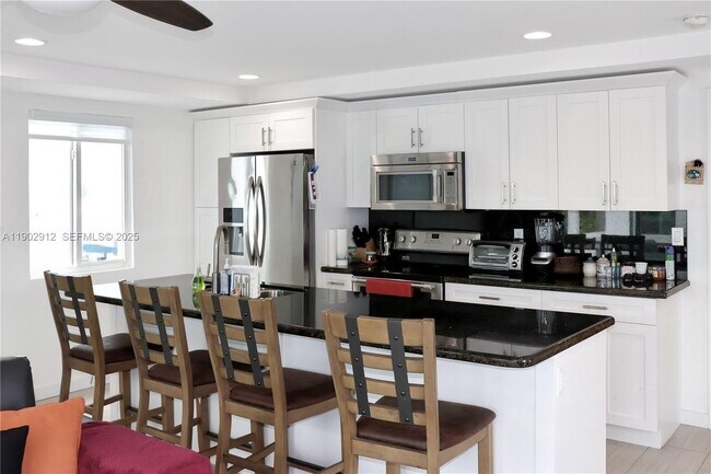 Foto del edificio - 94825 Overseas Hwy