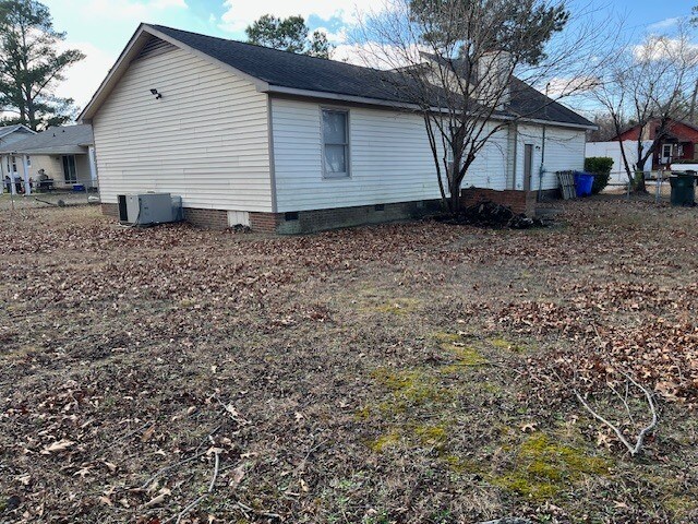 Foto del edificio - 6363 Hawfield Dr