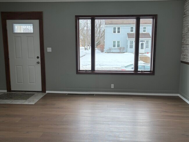 Foto del edificio - 629 8th Ave N