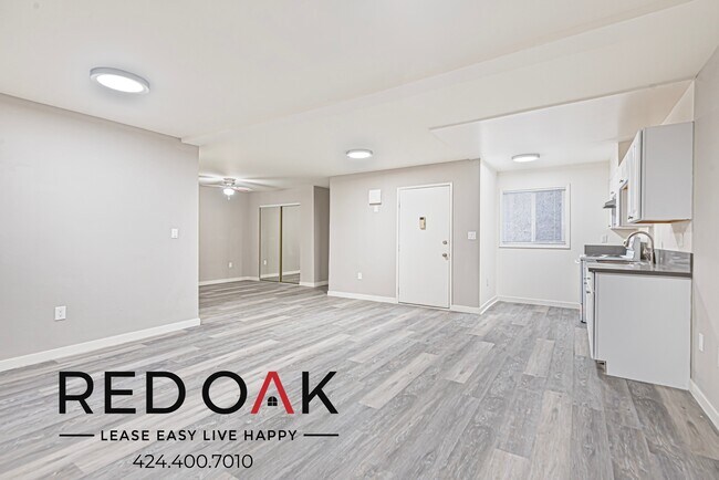 Foto del edificio - 8614 Woodley Ave