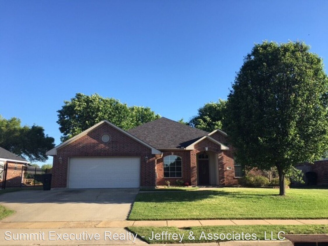Primary Photo - 3 br, 2 bath House - 1410 Magnolia Ridge