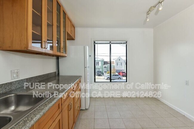 Building Photo - 1910 32nd Ave