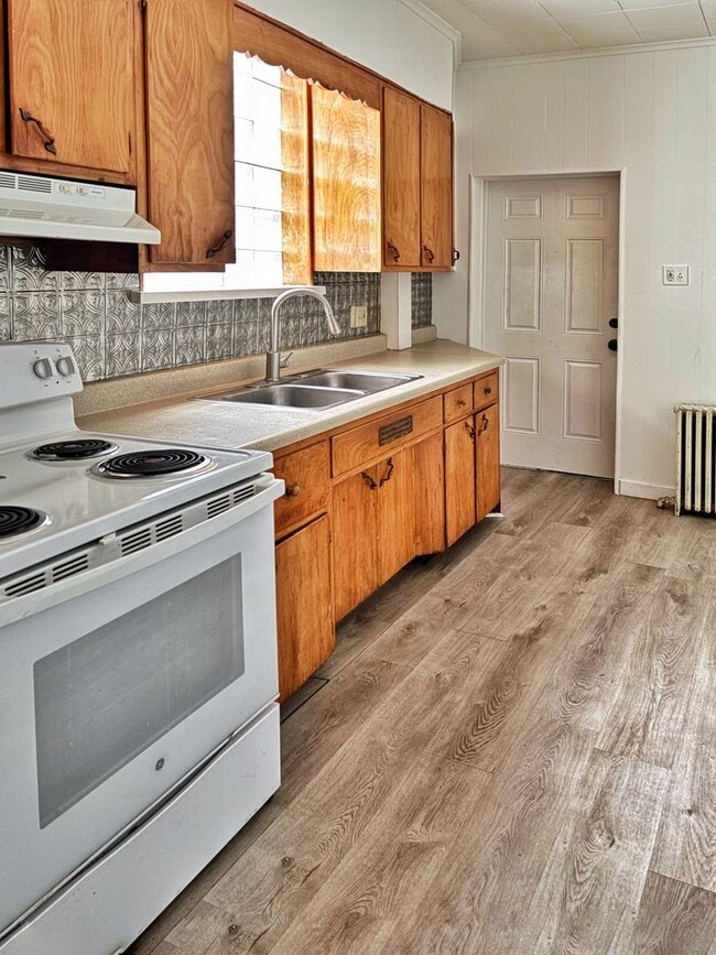 Foto del edificio - For Rent: 2 Bedroom, 1 Bath House – Availa...