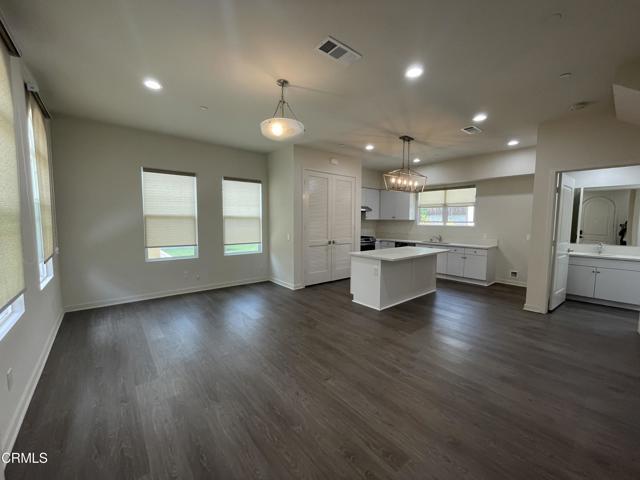 Building Photo - 753 S Stoneman Ave