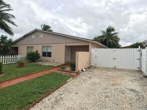 Building Photo - 5852 Albert Rd