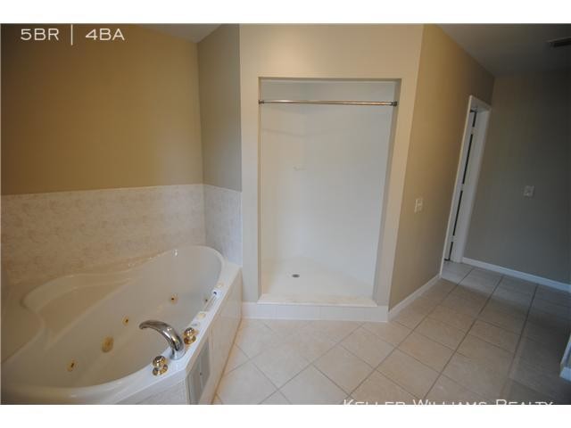 Building Photo - 5 bedroom in Plantation FL 33325