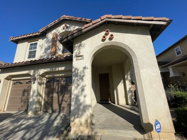 Foto del edificio - BEAUTIFUL 4 BEDROOM 3 BATHROOM HOME IN SYC...