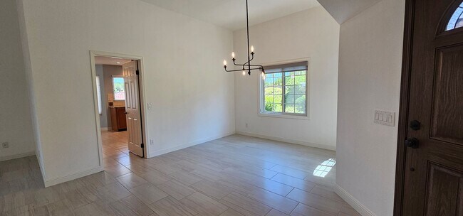 Building Photo - 55+ Unattached Condo