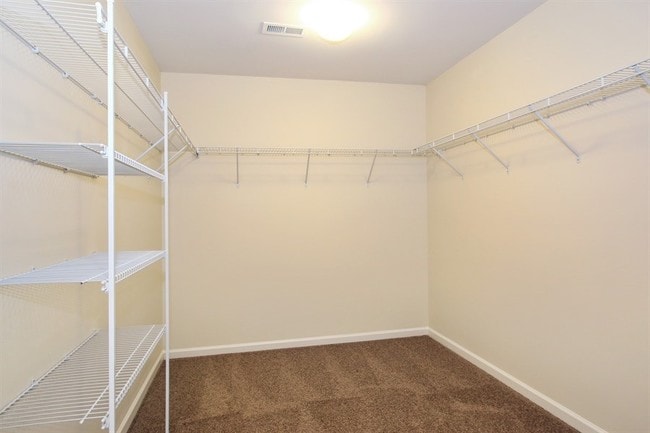 Building Photo - 140 Glastonbury Dr