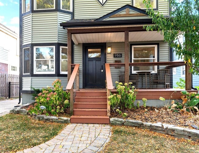 Foto del edificio - 986 Smith Ave