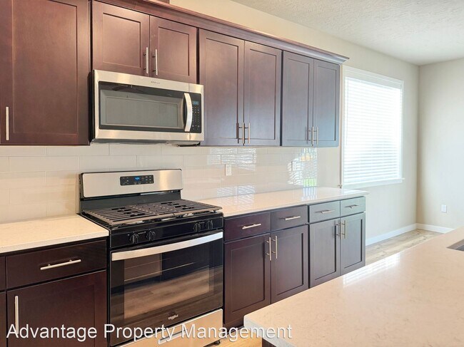 Foto del edificio - 4 br, 2 bath House - 2421 Woodland Way
