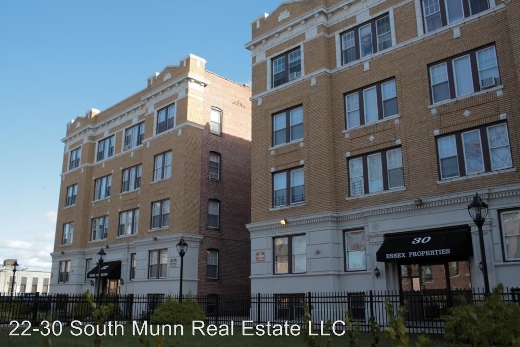Primary Photo - 22-30 S Munn Ave