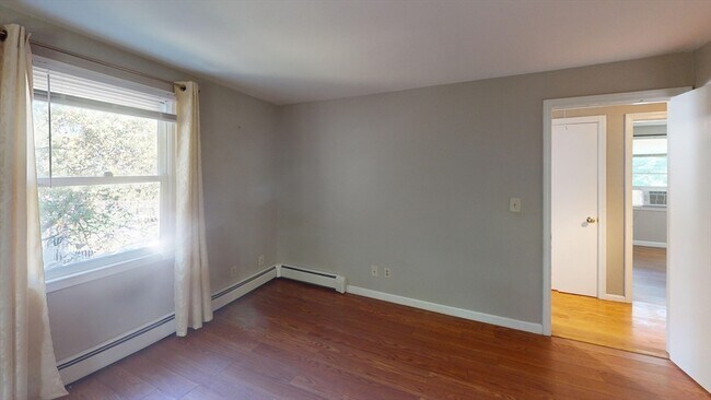Building Photo - 18 Cranston Cir