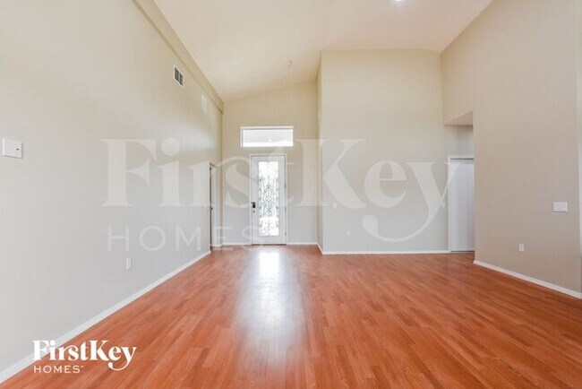 Foto del edificio - 427 Maitland Ct