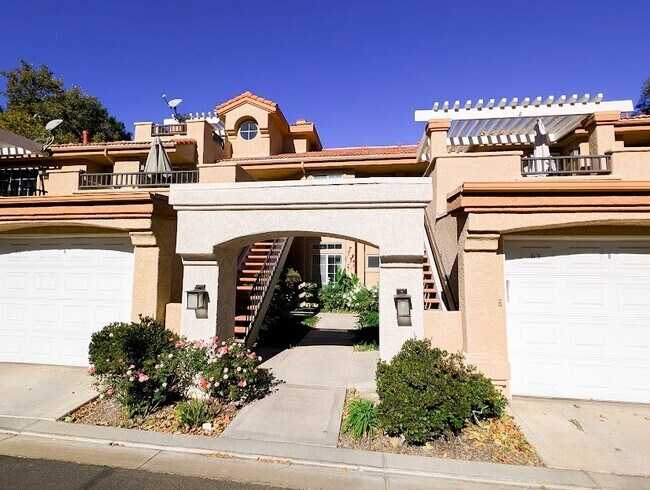 Entrada - 25855 McBean Pky