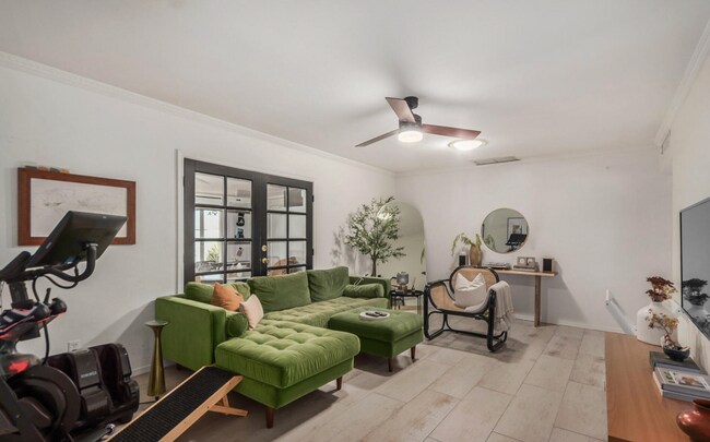 Foto del edificio - 1024 W Georgia Ave