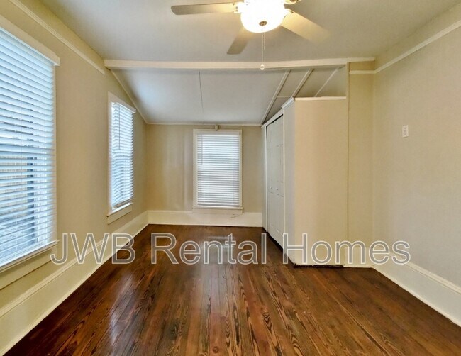 Foto del edificio - 2017 Reed Ave