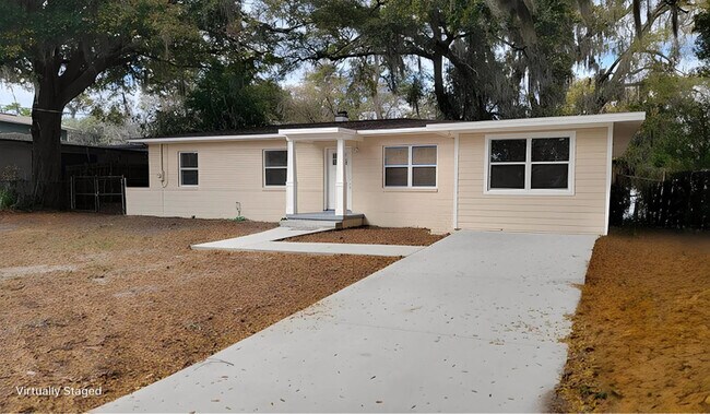 Building Photo - 5827 Ansley St