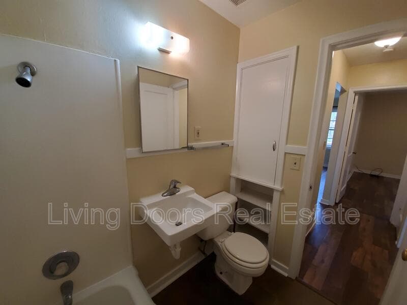 Building Photo - 353 S 47th St