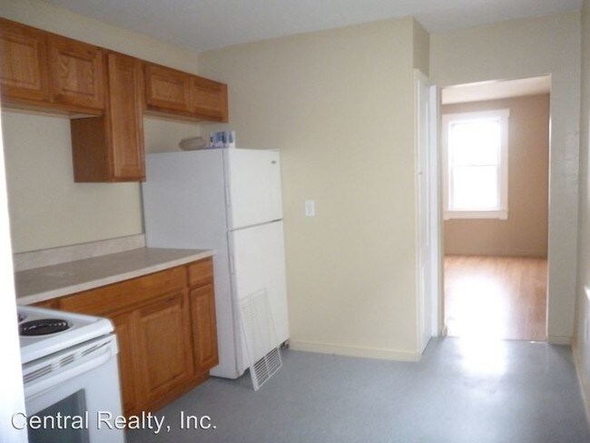 Building Photo - 1 br, 1 bath Apartment - 61 Temple St