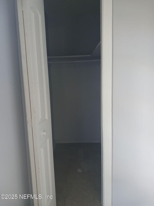Foto del edificio - 1360 W 23rd St