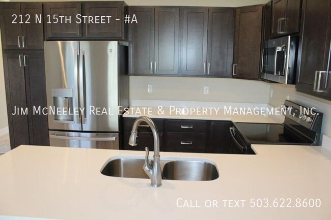 Foto del edificio - 3 bedroom, 2.5 bathroom w/ attached garage