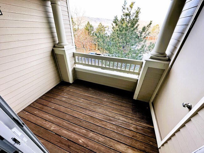 Foto del edificio - Deer Creek Condo (Available Immediately)